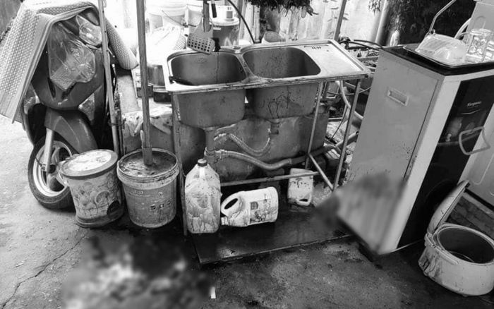 Bị trầm cảm vì ở nhà không thể ra ngoài làm, tài xế xe ôm bất ngờ lao đến đâm tử vong hàng xóm