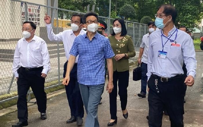 Phó Thủ tướng Vũ Đức Đam đến thị sát công tác cách ly, điều trị bệnh nhân mắc Covid-19 tại Đồng Nai