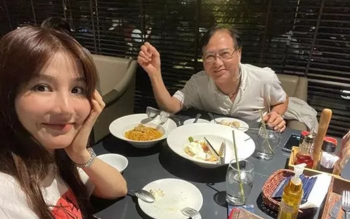 Từng có tuổi thơ không trọn vẹn, Diễm My 9X thèm được đi ăn với bố, sau biến cố gia đình vẫn là số 1