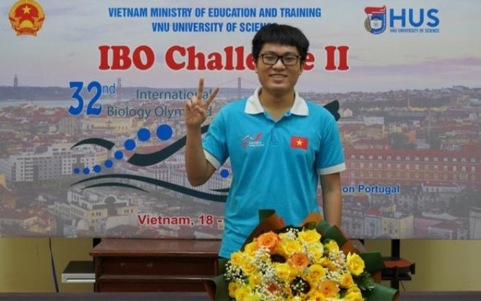 Cần Thơ 'thưởng nóng' cho nam sinh đoạt Huy chương vàng Olympic Sinh học quốc tế