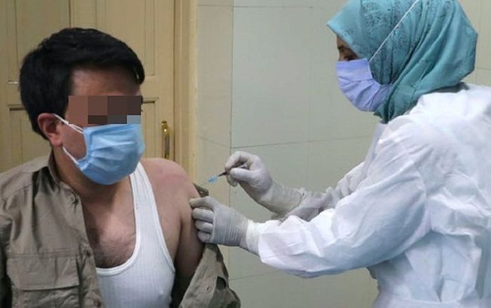 Bị ngất xỉu sau khi đi tiêm vắc xin Covid-19, người đàn ông không ngờ bị triệt sản nhầm