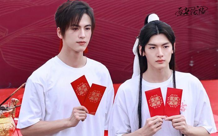 Hé lộ tạo hình nhân vật Hoa Thành - Tạ Liên trong lễ khai máy 'Thiên quan tứ phúc'