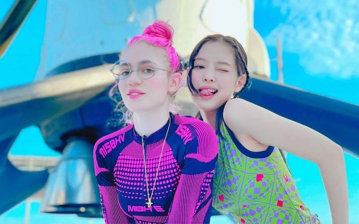 Jennie (BlackPink) nổi bật trong bộ ảnh chụp cùng người tình tỉ phú Elon Musk