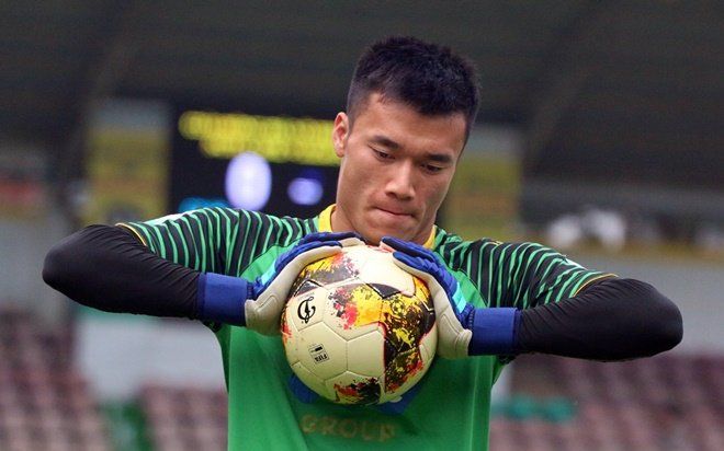 Thủ môn Bùi Tiến Dũng không được lên tuyển Việt Nam: Hào quang vụt tắt!
