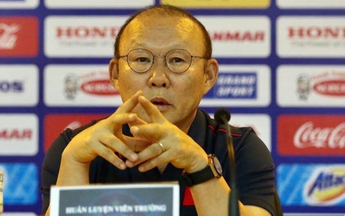 Hợp đồng của HLV Park Hang Seo và VFF chỉ còn 6 tháng