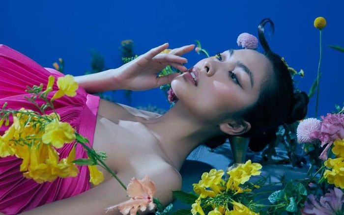 Tăng Thanh Hà đẹp mặn mà trong bộ ảnh hiếm hoi, đúng chuẩn 'ngọc nữ' hàng đầu Vbiz