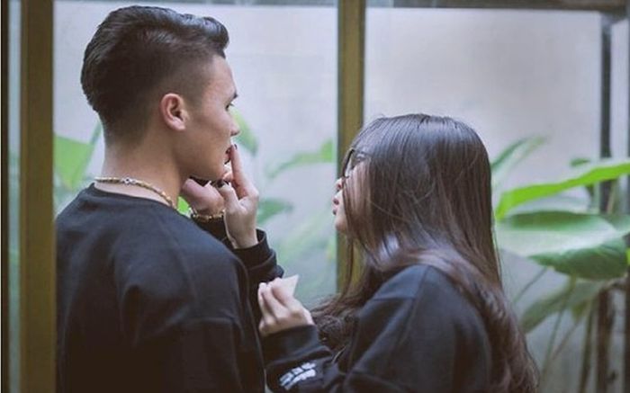 Bạn gái chung thuỷ nhất của Quang Hải, Nhật Lê than thở thiếu tiền và tự nhận sống ảo