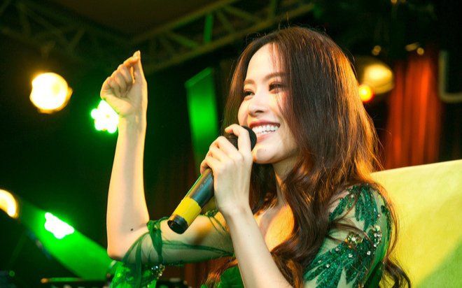 Nam Em bất ngờ hát live tiếng Thái, tiết lộ đang đối mặt với căn bệnh tiêu cực