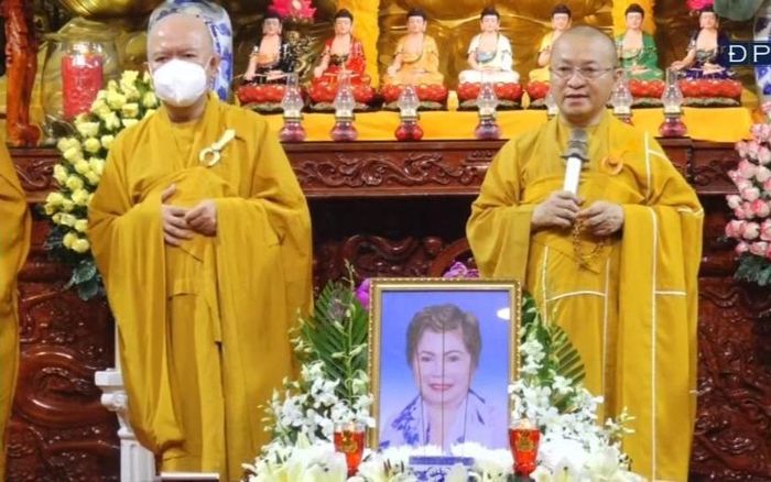 Ngọc Sơn không thể dự lễ cầu siêu mẹ ruột vì phải cách ly phòng dịch Covid-19