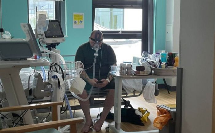 Hoài nghi vaccine Covid-19 nên không tiêm, người bệnh hấp hối nuối tiếc: 'Ước gì thời gian quay trở lại'