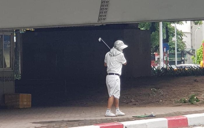 Ra gầm cầu vượt đánh golf, người đàn ông khiến dư luận ngán ngẩm: 'Một pha phát bóng lên thẳng phường'
