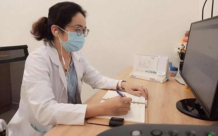 Hỗ trợ bệnh nhân COVID-19 từ xa: Trường hợp khóc khi tư vấn, người không có triệu chứng vẫn hoảng loạn