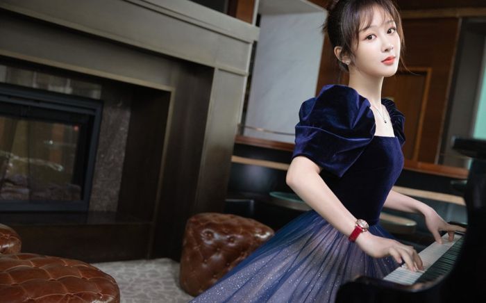 Dương Tử ghi điểm với váy vóc như công chúa khi xuất hiện tại buổi livestream