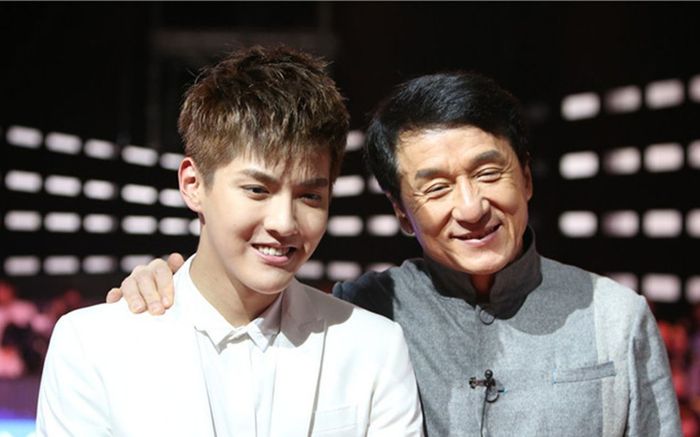 Mẹ Ngô Diệc Phàm van xin Thành Long cứu con trai mình?