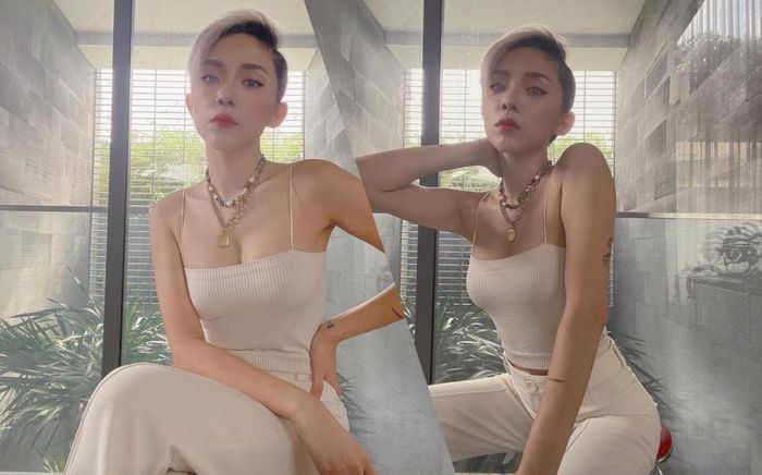 Tóc Tiên với loạt ảnh makeup đẹp lung linh lấp ló vòng 1 căng đầy