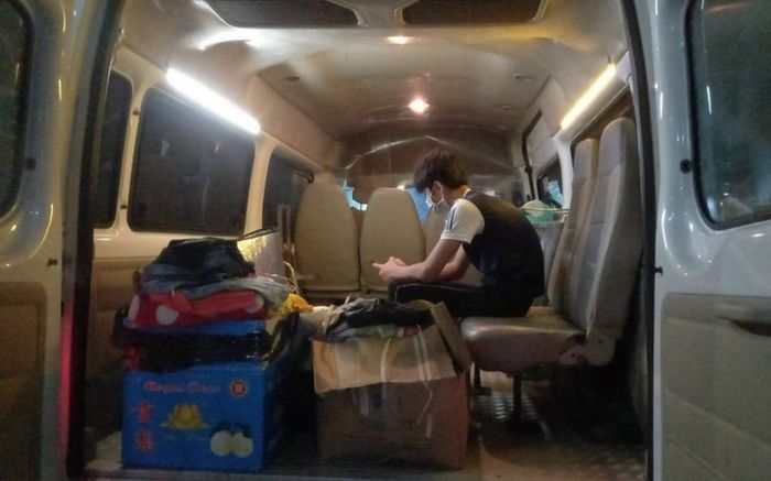 Nhóm đối tượng F0 la hét và cầm dao đe dọa bác sĩ vì không được mang thuốc lá vào trong khu cách ly