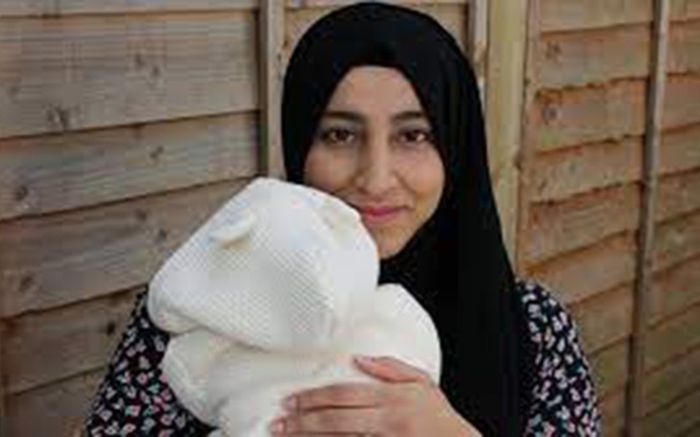 Em bé 'kỳ diệu' ra đời trong lúc mẹ hôn mê vì Covid-19