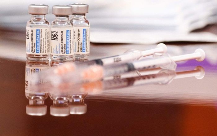 Người chưa tiêm vaccine Covid-19 có nguy cơ tái nhiễm cao gấp đôi