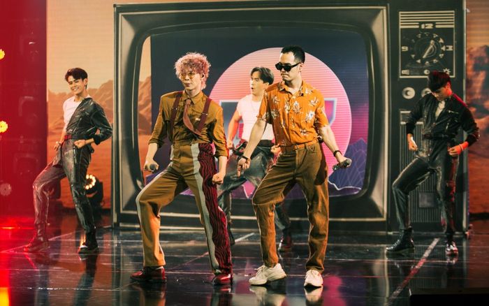 Mashup nhạc Sơn Tùng M-TP với Rhymastic, tiết mục của Erik tại The Heroes 'gây bão' YouTube