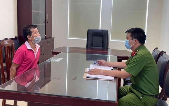 Tạm giữ đối tượng dùng côn tấn công cán bộ ở chốt phòng dịch