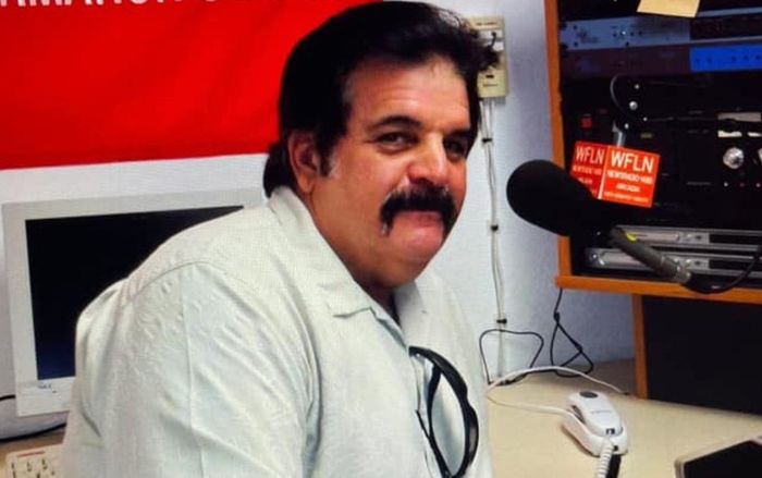 Người dẫn chương trình chết vì Covid-19 sau nhiều lần chỉ trích vaccine