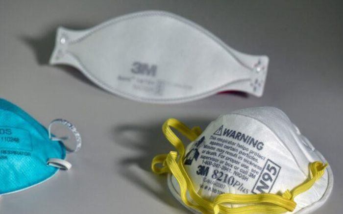 Giám đốc BV Việt Đức kêu gọi khẩn thiết vì khẩu trang tặng bác sĩ không đạt chất lượng