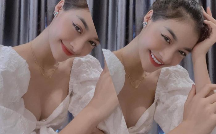 Á hậu Kiều Loan mặc váy ngủ trễ nải vòng 1 căng đầy quyến rũ