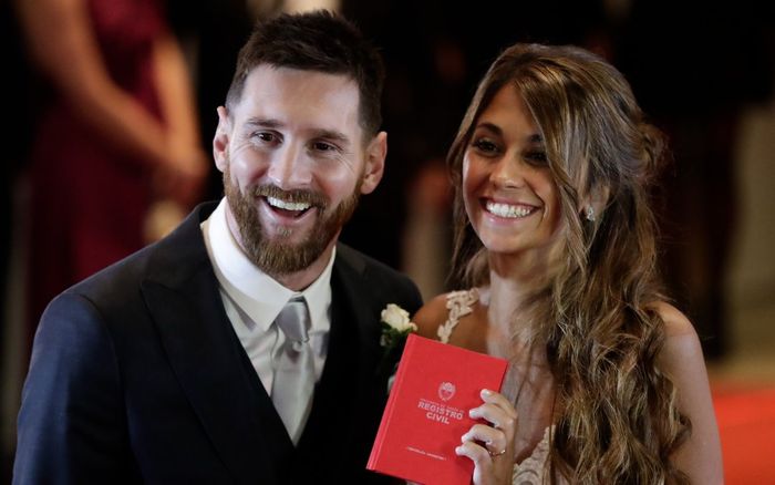 Messi kiếm được bao nhiêu tiền?