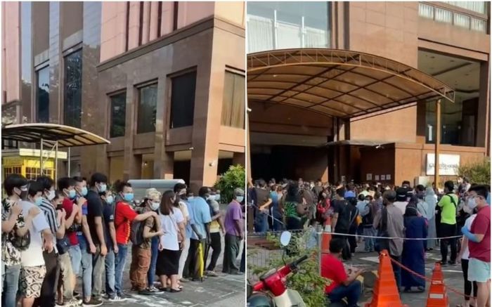 Cảnh rồng rắn đi tiêm vaccine Covid-19 ở Malaysia gây tranh cãi