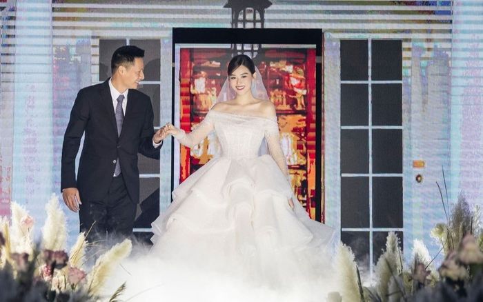 Rộ tin Á hậu Tường San đã hạ sinh con đầu lòng cho ông xã thiếu gia?