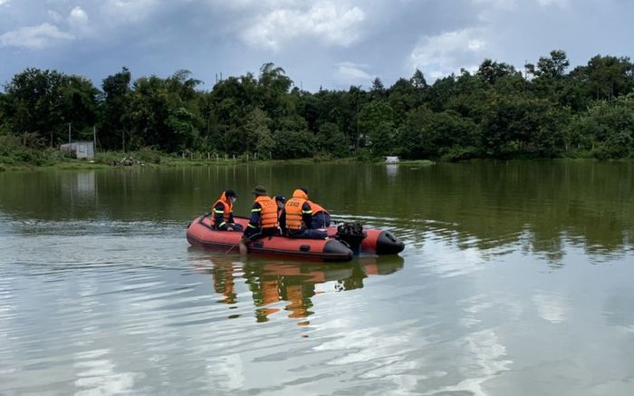 Phát hiện thi thể người phụ nữ mang thai tháng thứ 8 dưới hồ Ông Giám