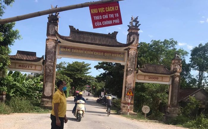 Kỷ luật Chủ tịch xã để bệnh nhân Covid-19 đi nhiều nơi