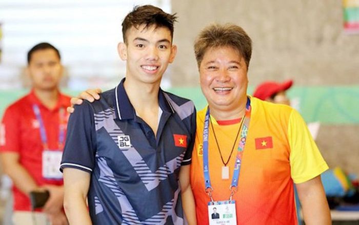 Kình ngư Huy Hoàng gửi lời tiễn biệt huấn luyện viên vừa qua đời trong khu cách ly
