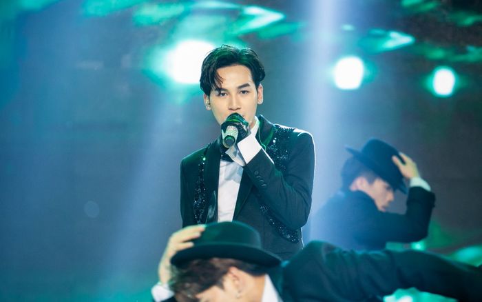 Ali Hoàng Dương: 'Tôi buồn khi đọc bình luận khán giả, nhưng còn đam mê là tôi còn đi tiếp'