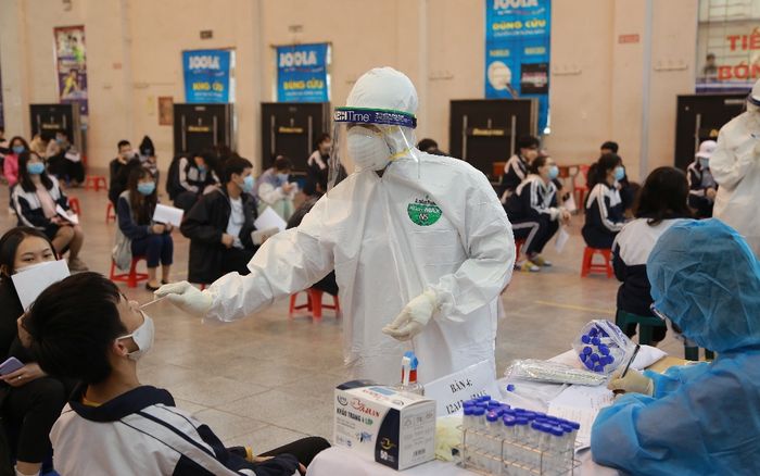 Hà Nội: Vượt chỉ tiêu xét nghiệm cho 300.000 người, sẽ tiếp tục lấy mẫu 100% dân số tại vùng nguy cơ cao