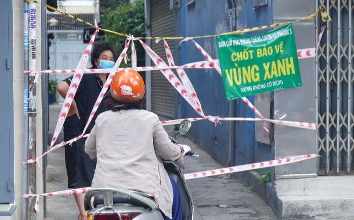 Nhiệm vụ cấp bách trong 3 giai đoạn chống dịch của TP.HCM