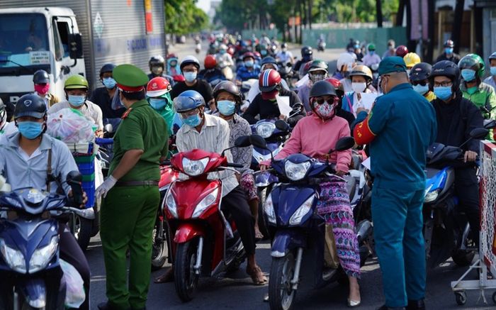 TP.HCM: Gần 1 triệu lượt người ra đường trong thời gian giãn cách, dự kiến đông hơn trong thời gian tới