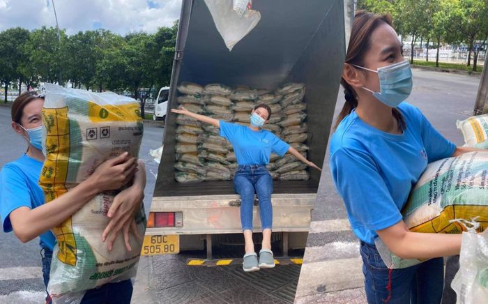 Miss Grand Việt Nam Thuỳ Tiên mua máy thở và 5 tấn gạo tặng người nghèo bằng tiền mừng sinh nhật