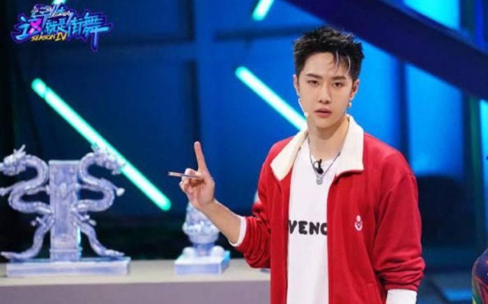 Vương Nhất Bác đã làm điều đặc biệt này với Lay khi được mời tham gia Street Dance of China 4