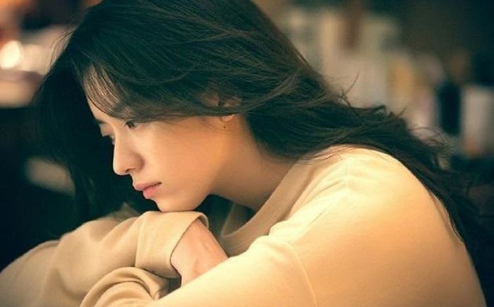 Phụ nữ sở hữu 3 nét tướng này cả đời khổ vì tình, dễ 'đứt gánh giữa đường'