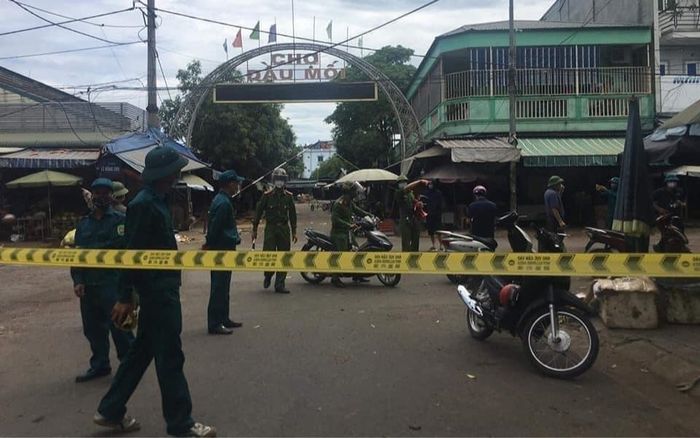 Nghệ An triển khai phát thẻ đi chợ cho người dân thành phố