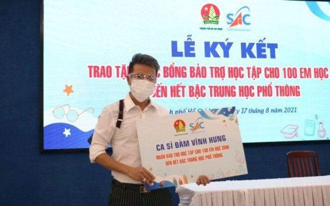 Đàm Vĩnh Hưng nhận bảo trợ học tập trong suốt 6 năm liền cho 100 trẻ em mất cha mẹ vì Covid-19