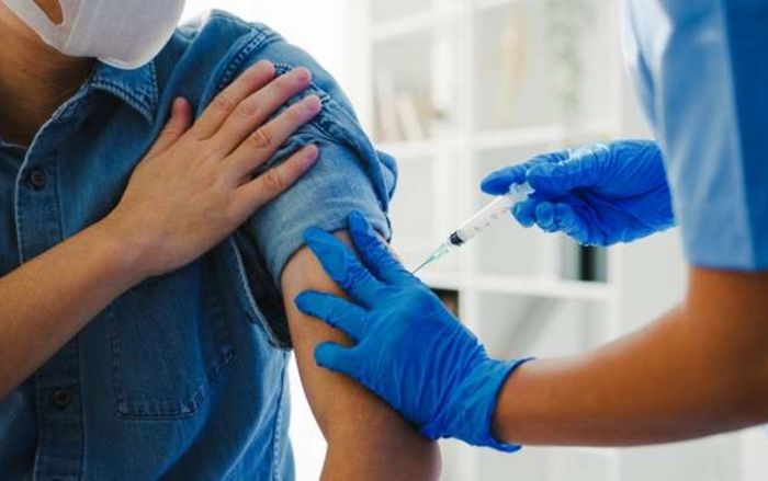 Mũi vắc xin COVID-19 bổ sung: WHO phản đối, nhiều nước vẫn tiêm