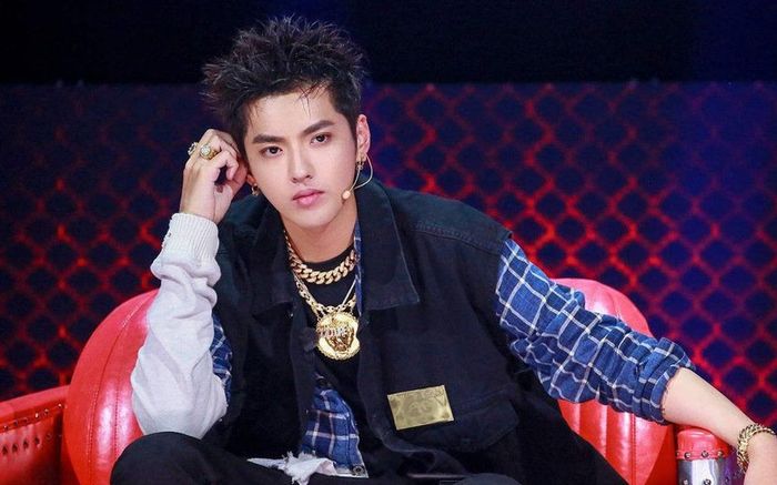 Vừa dính tin đồn có vợ và con riêng, Ngô Diệc Phàm tiếp túc bị 'bóc mẽ' từng thuê người đẻ hộ ở Mỹ?