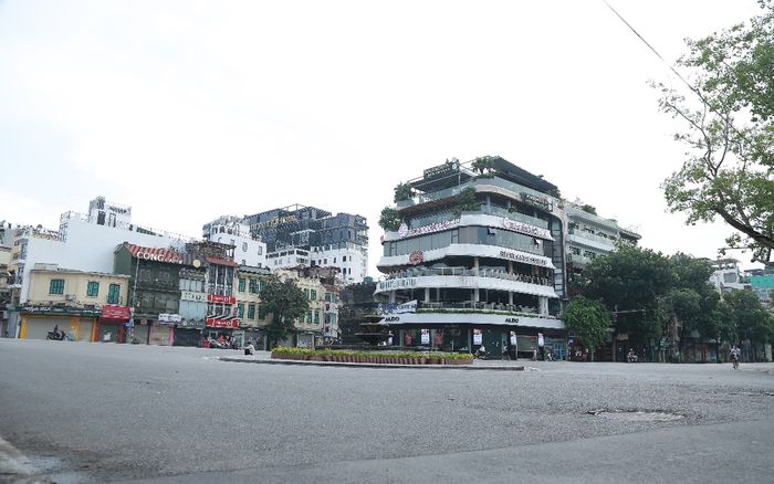 Thành uỷ Hà Nội đồng ý thành phố tiếp tục giãn cách xã hội đến 6h sáng ngày 6/9