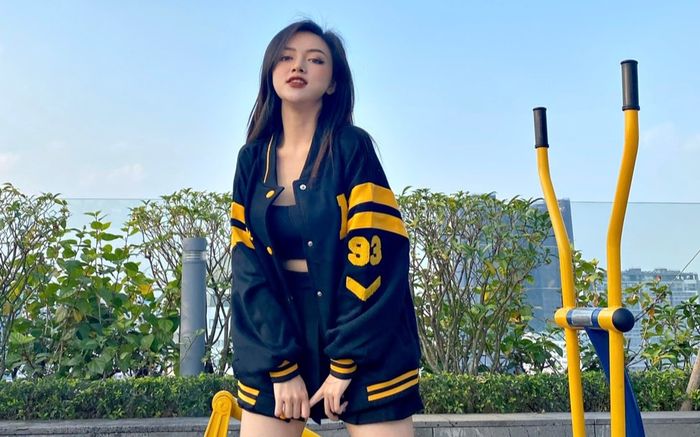 Phong cách thời trang thời thượng của hot mom Lê Hoàng Hà Phương