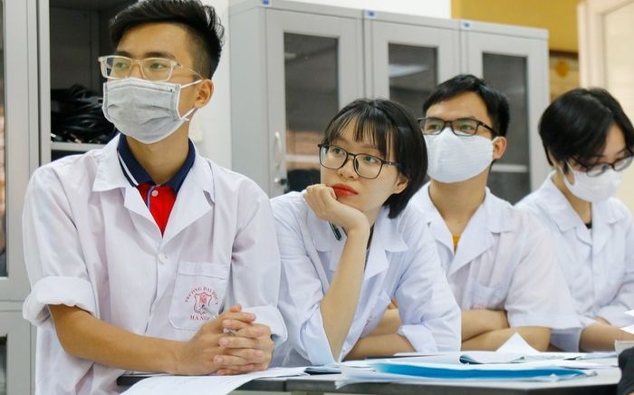 Trường Đại học Y Hà Nội dành 11 chỉ tiêu cho thí sinh diện đặc cách tốt nghiệp