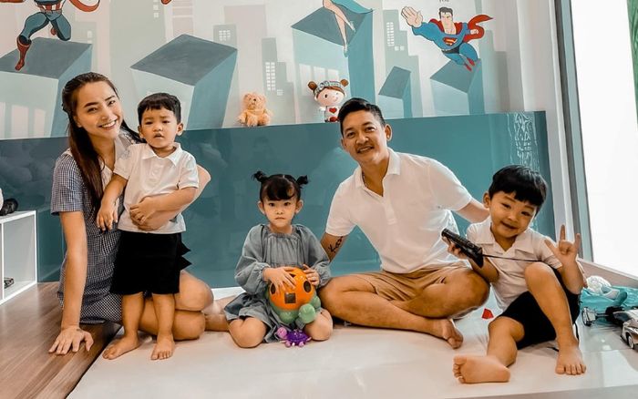 Một nữ ca sĩ Vbiz từng tuyên bố đã triệt sản nhưng lại xác nhận mang thai lần 4?