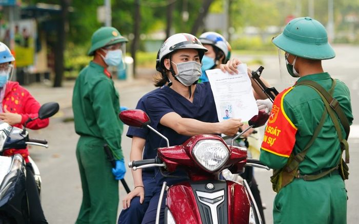 3 đối tượng được phép lưu thông không yêu cầu giấy đi đường tại TP.HCM