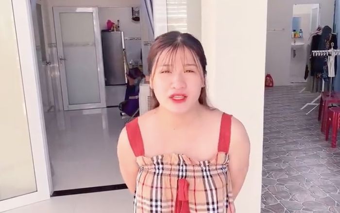 Livestream dạy làm hồ, ngoài đời nhà của Lộc Fuho cũng 'rất gì và này nọ'